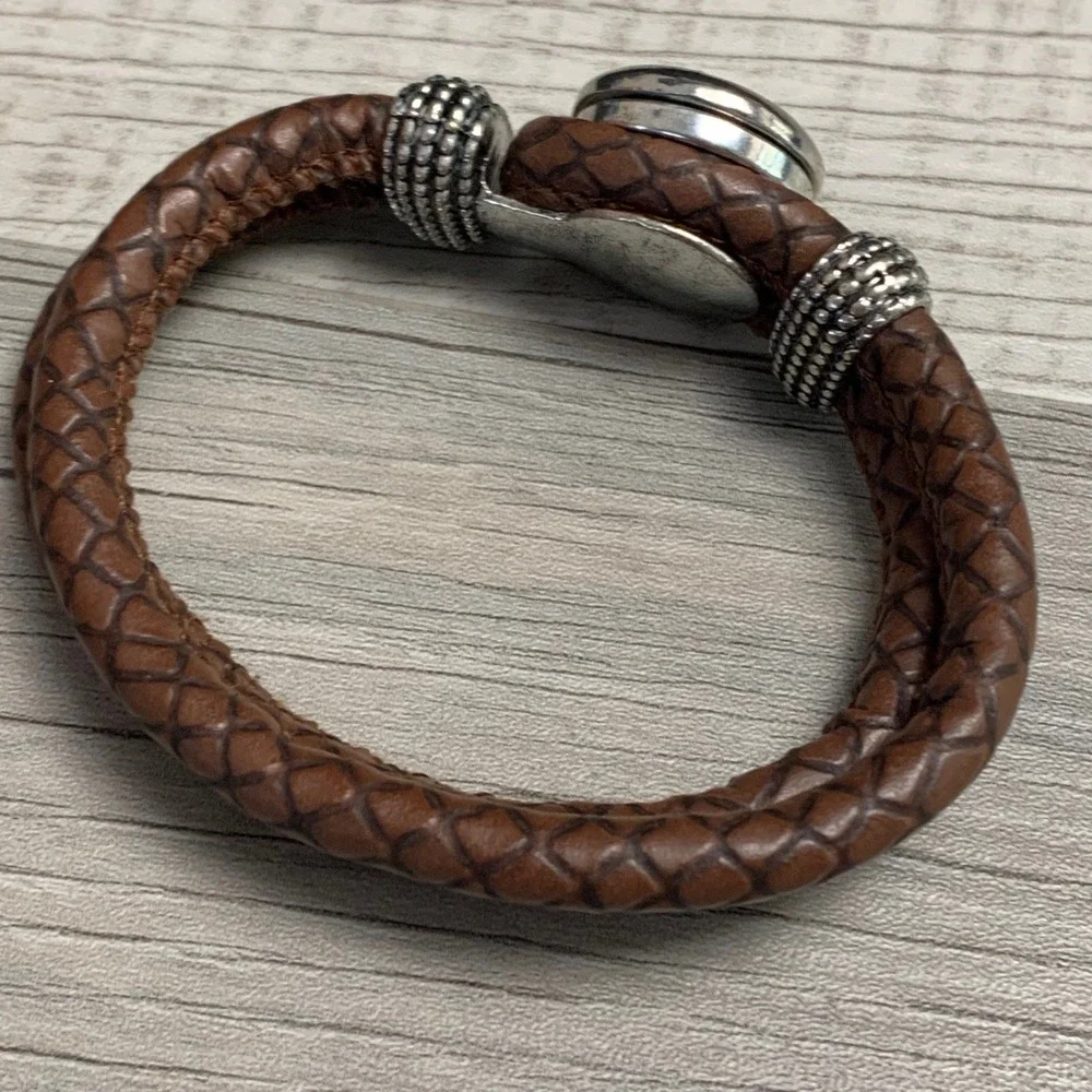 Mens Braided Brown Leather Stag Head Button Bracelet Silver Tone Deer 6 Inch